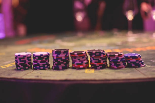 hot777 mobile app home screen showing live football matches, casino games, and balance display